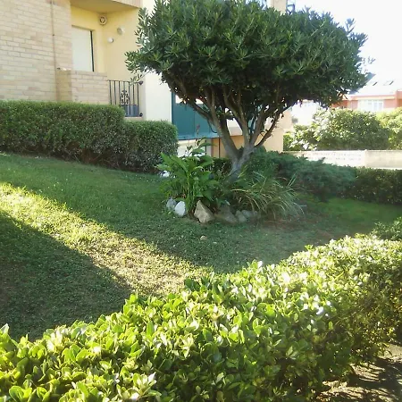 Urbanizacion A 100 Metros De La Playa *